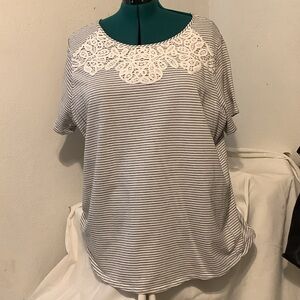 Croft&Barrow Striped Lace Accent Top - Black and White